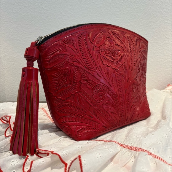 Carolina Crowley NWOT Western Red Leather Tooled Chunky Tasseled Zippered Clutch - Picture 3 of 7